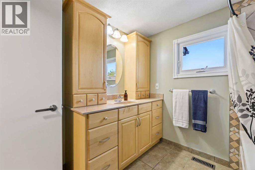 Single Family House 5 Level for Sale in   Dalhousie Drive NW Dalhousie Calgary 