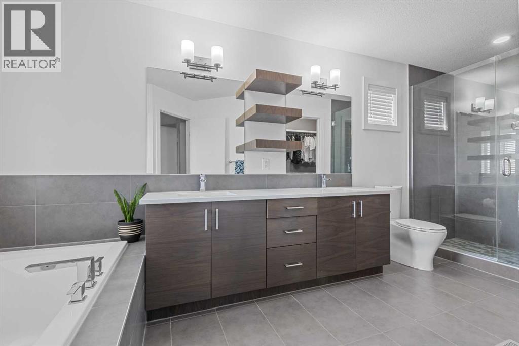 Single Family House for Sale in    Street SW Killarney/Glengarry Calgary 