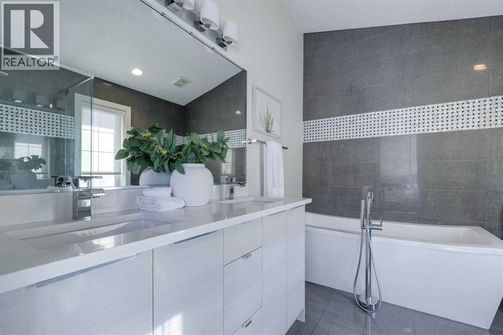 Single Family House for Sale in   Avenue SW Killarney/Glengarry Calgary 