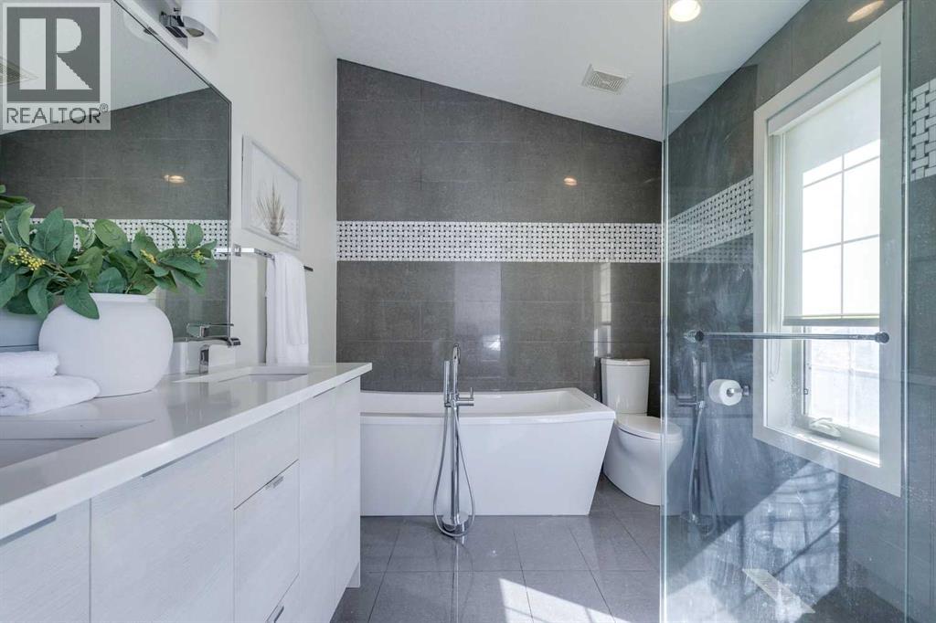 Single Family House for Sale in   Avenue SW Killarney/Glengarry Calgary 
