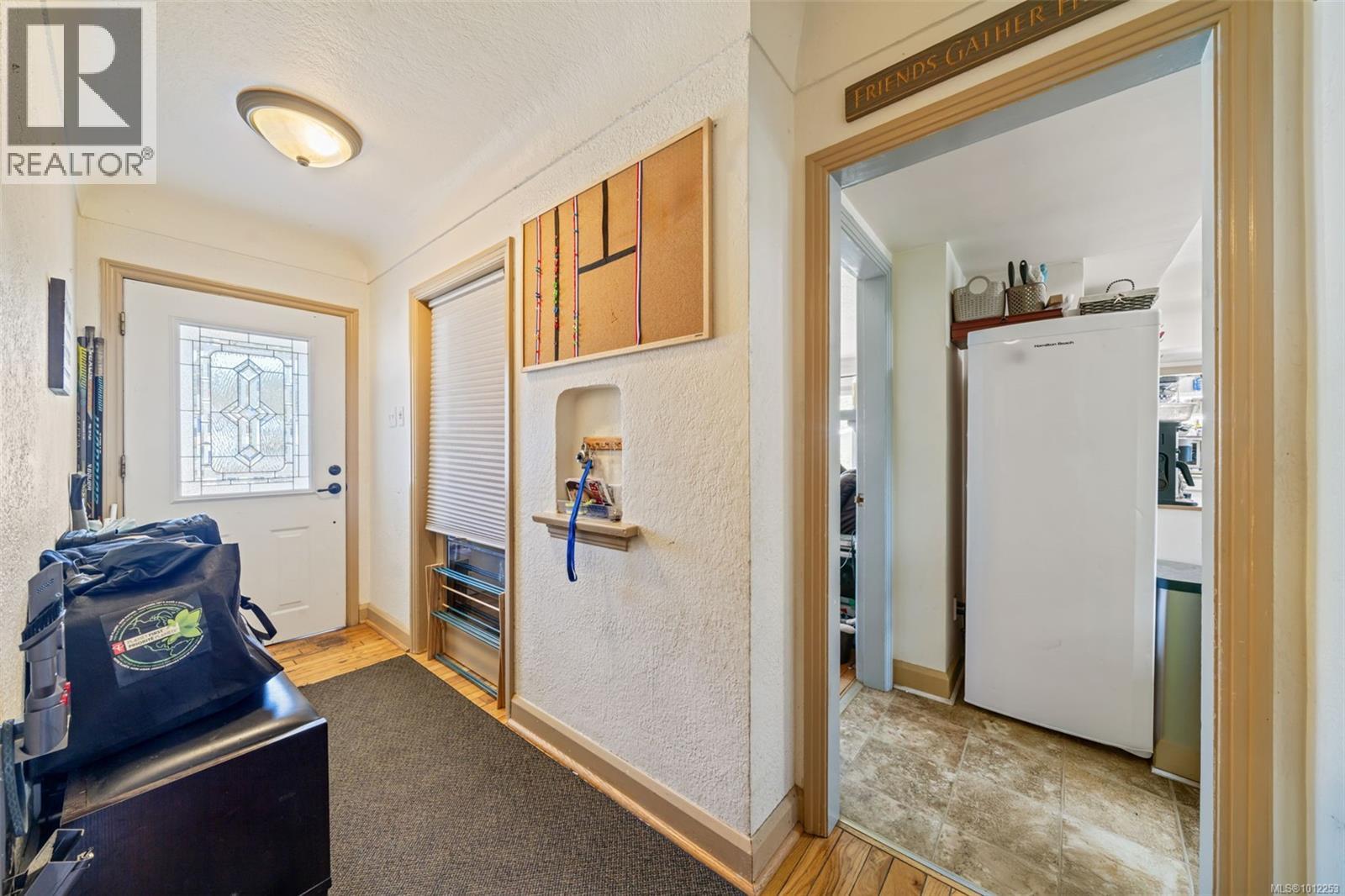 215 Suzanne Place, View Royal