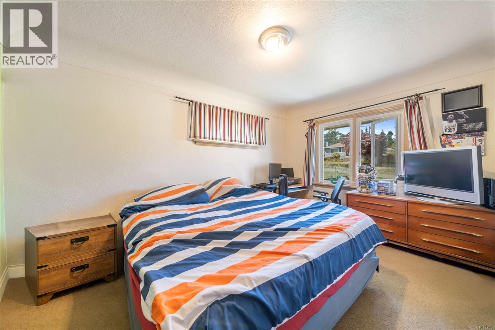  215 Suzanne Place, View Royal