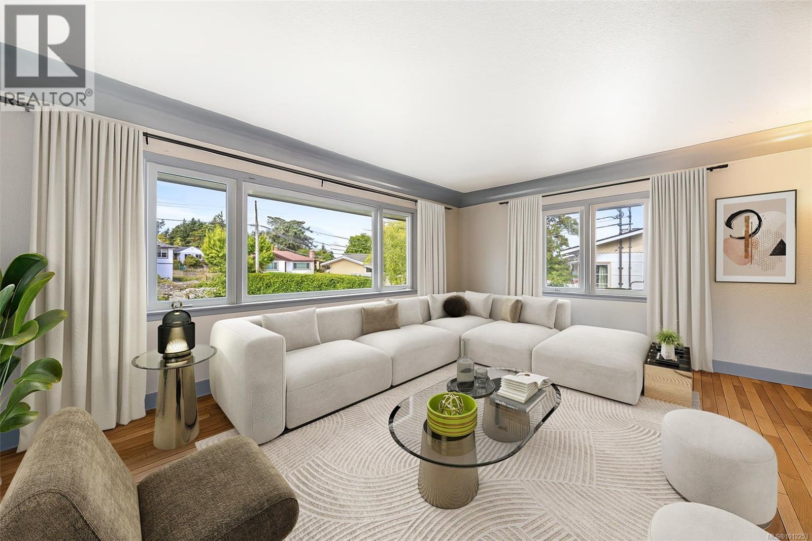  215 Suzanne Place, View Royal