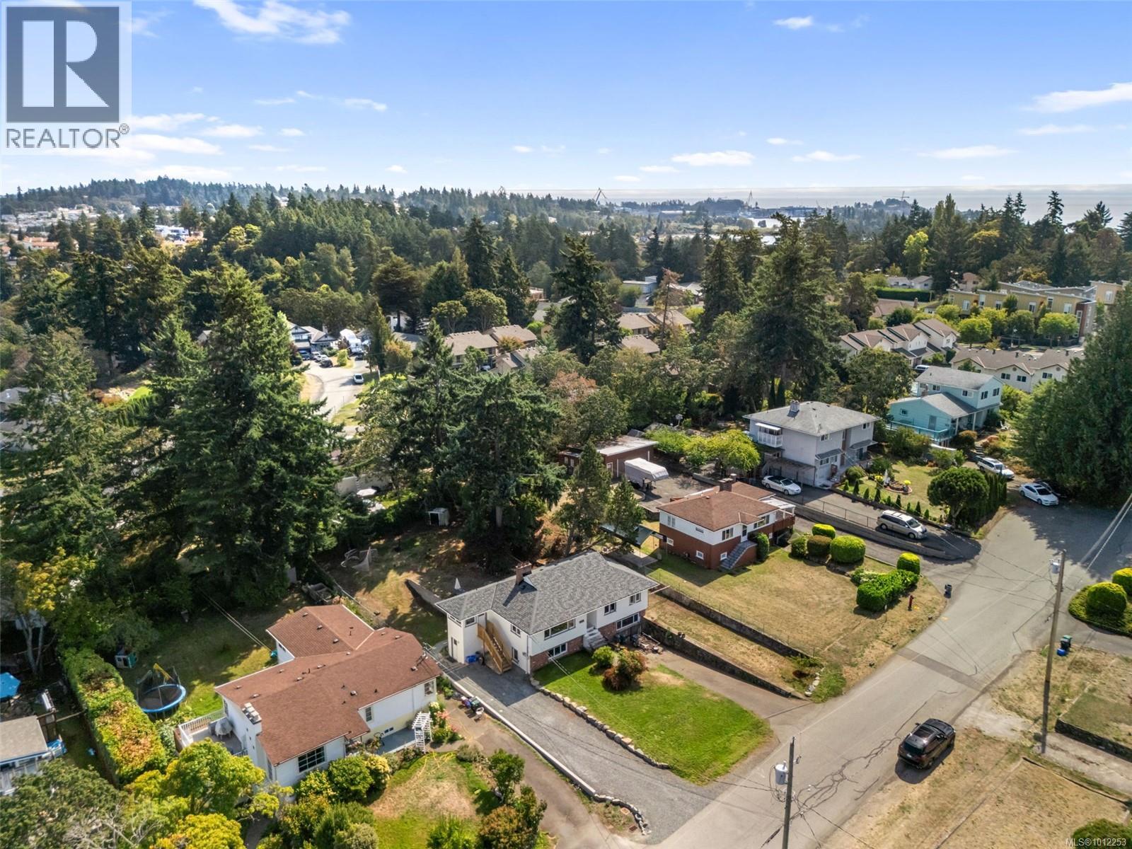  215 Suzanne Place, View Royal