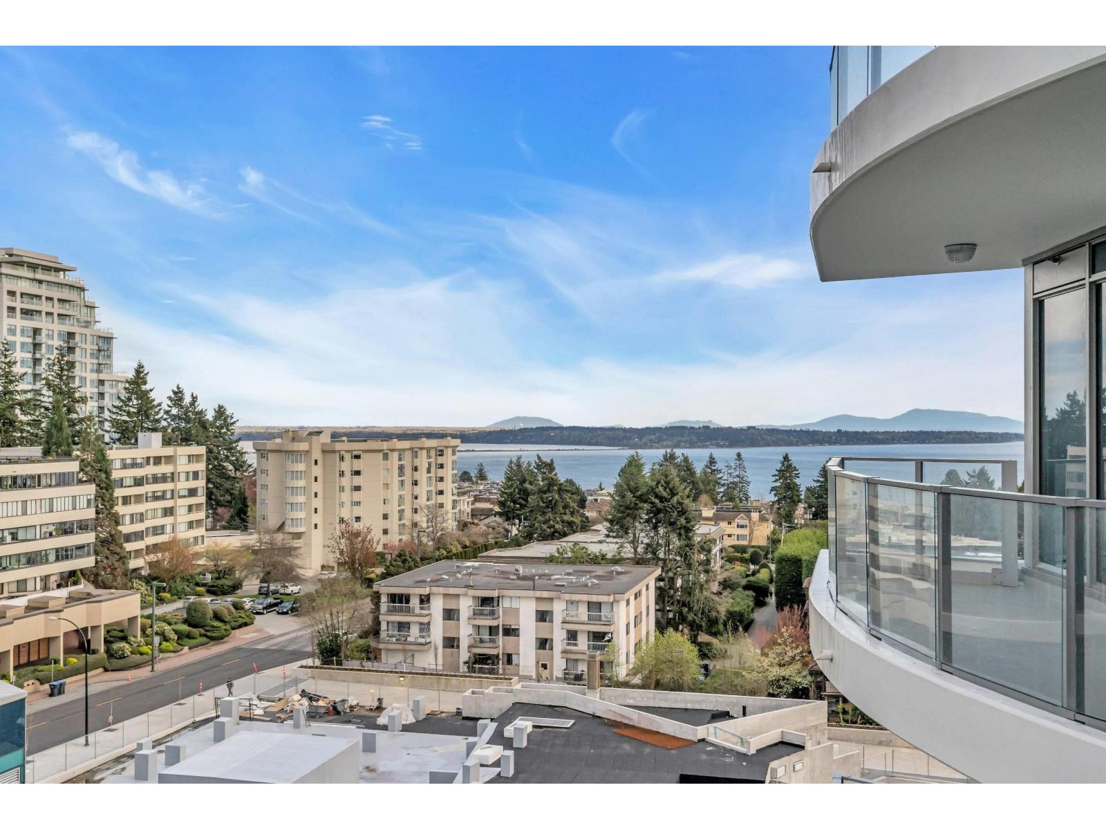 804 1500 MARTIN STREET, White Rock