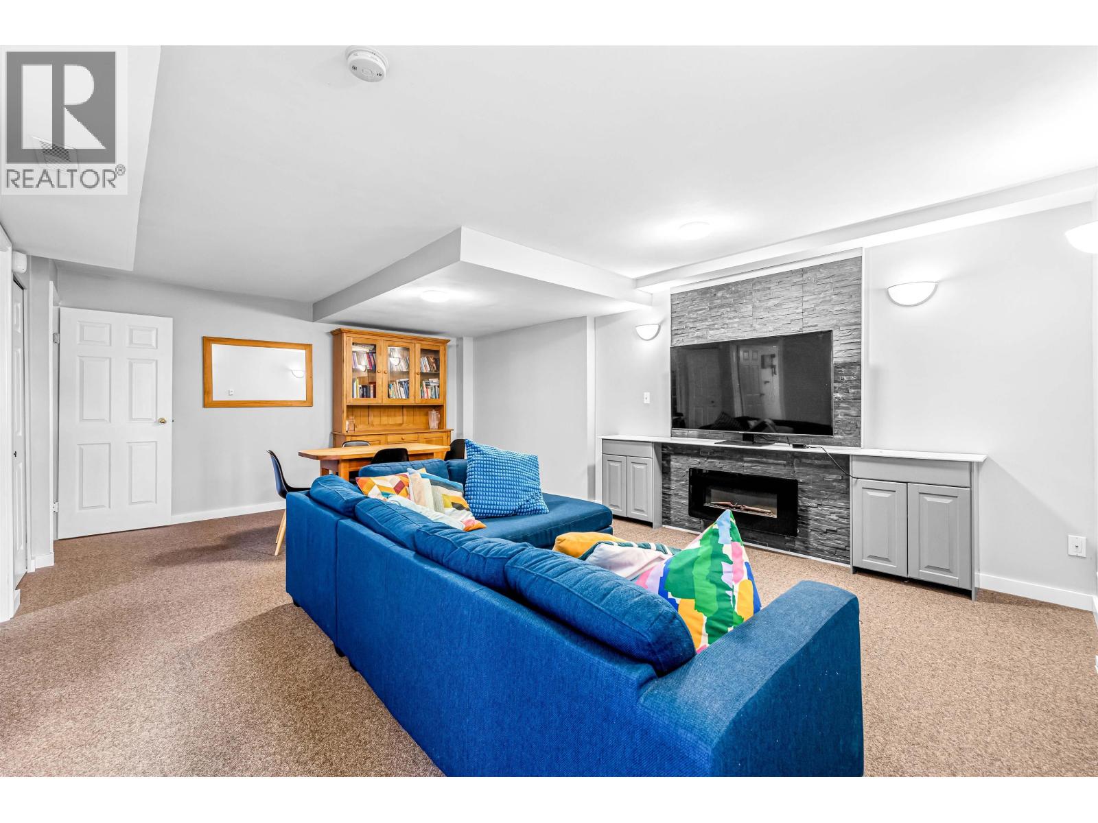 5709 OWL COURT, North Vancouver