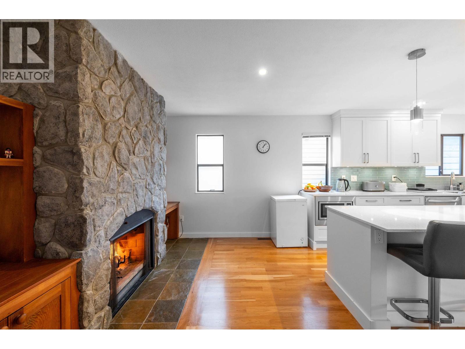 5709 OWL COURT, North Vancouver