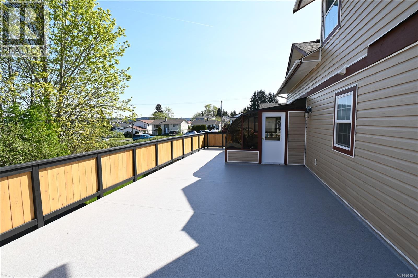 820 10th Ave, Campbell River