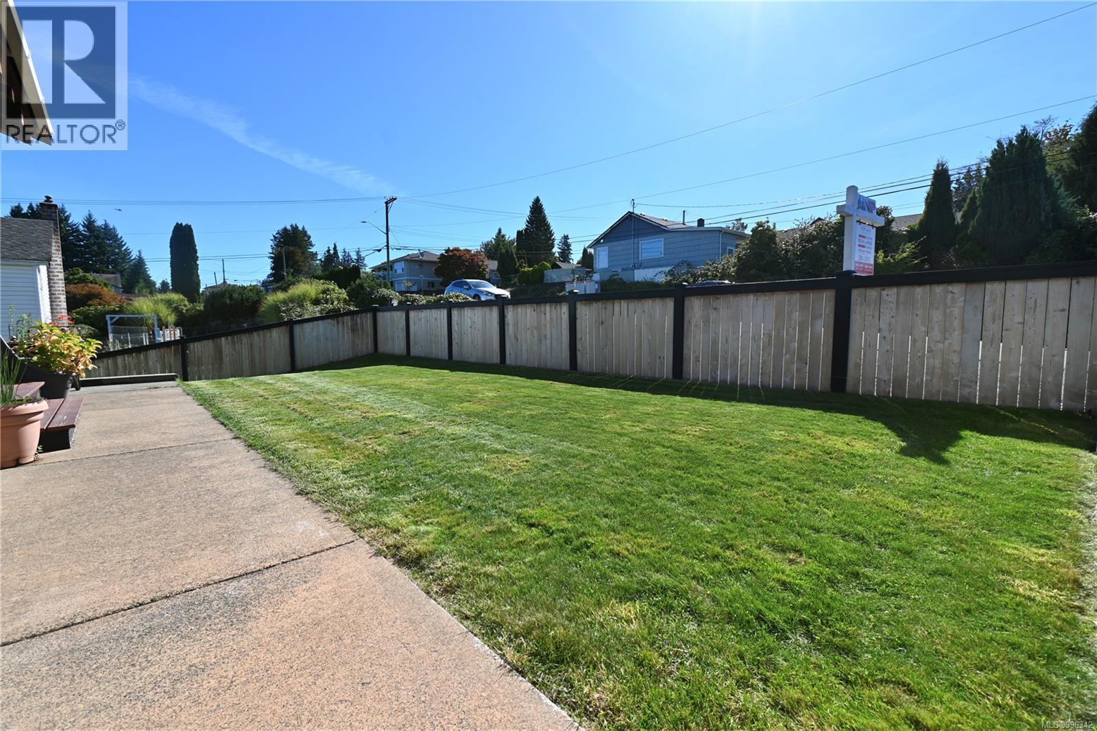 820 10th Ave, Campbell River