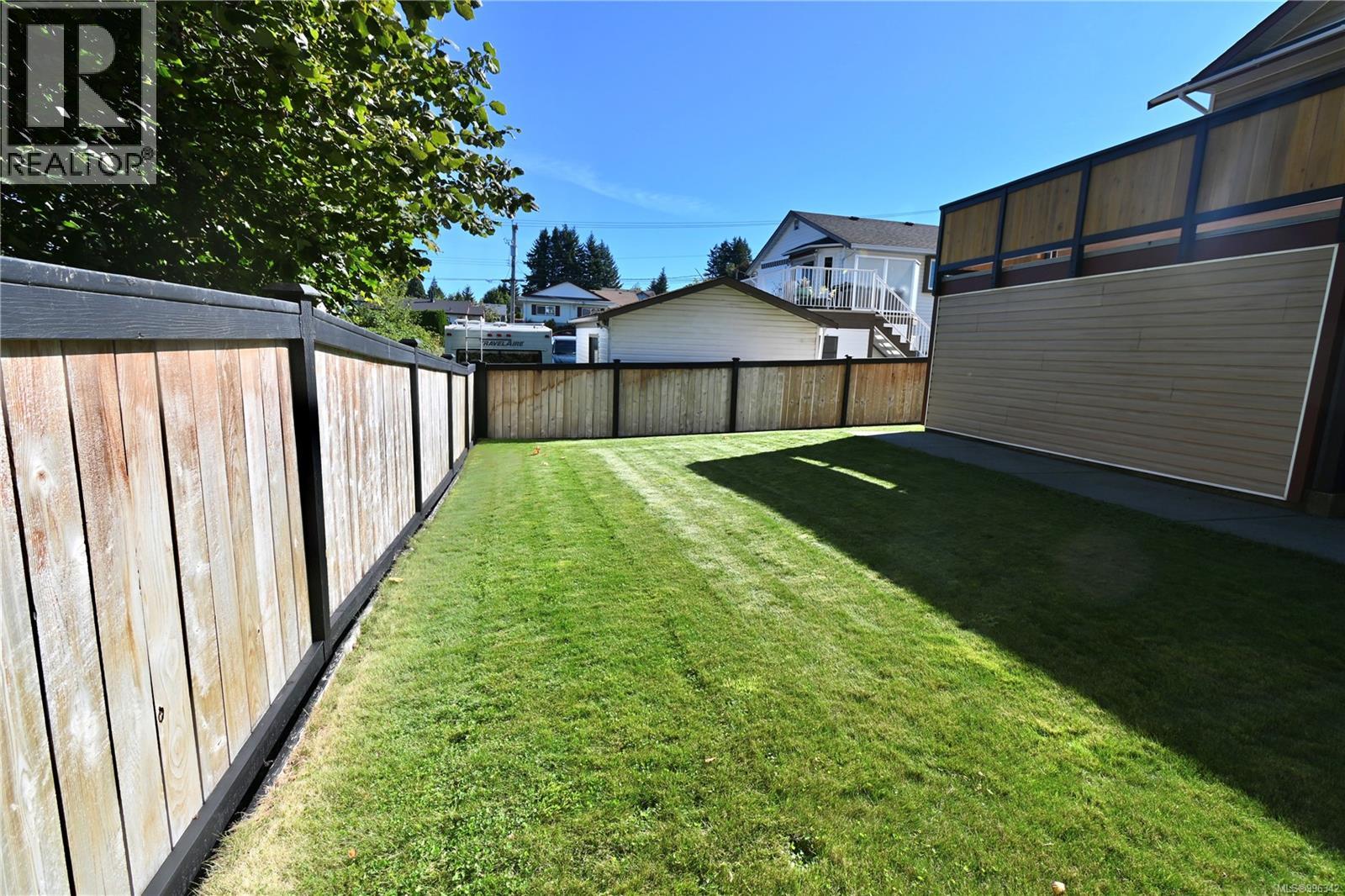 820 10th Ave, Campbell River