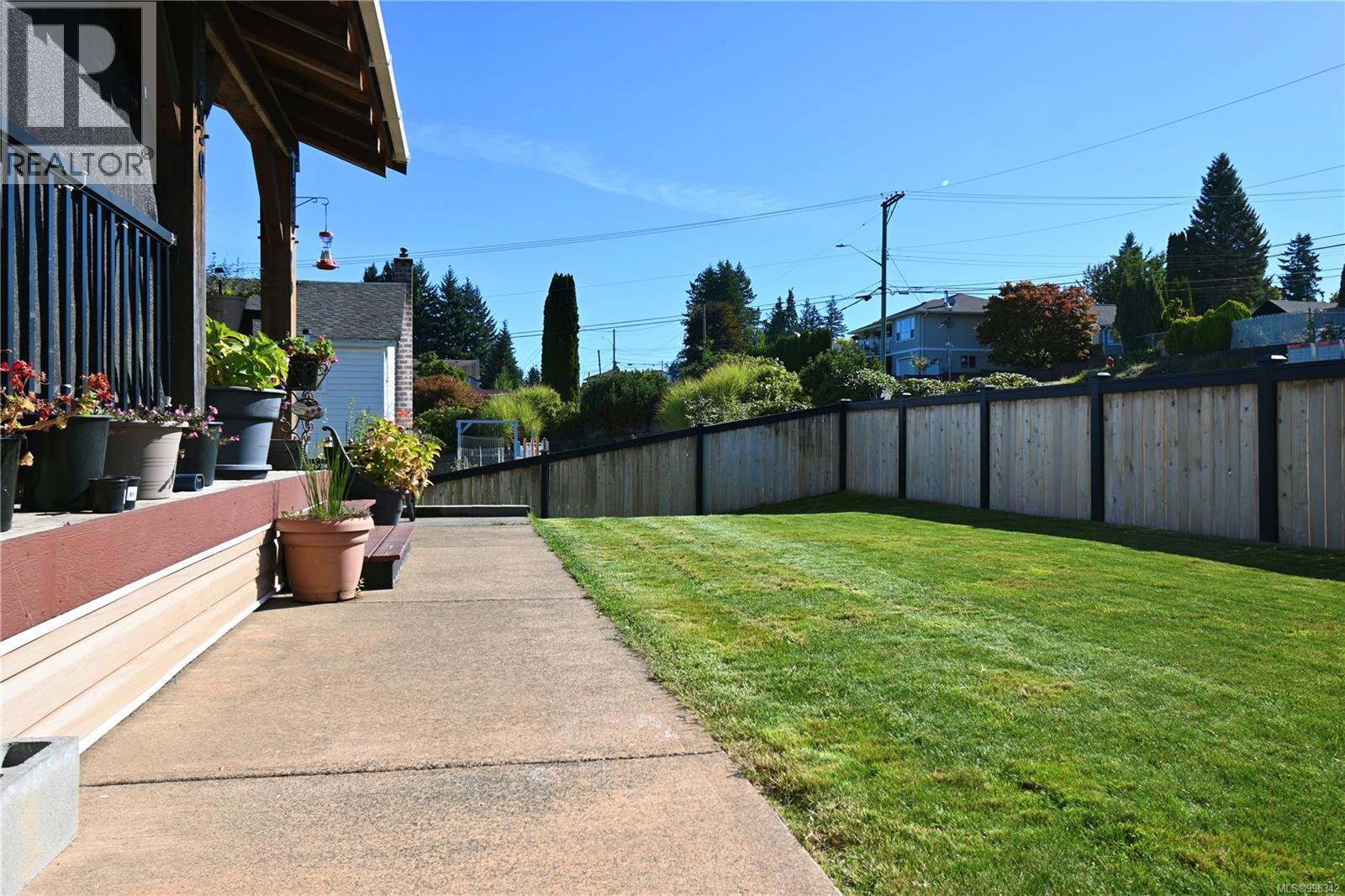 820 10th Ave, Campbell River