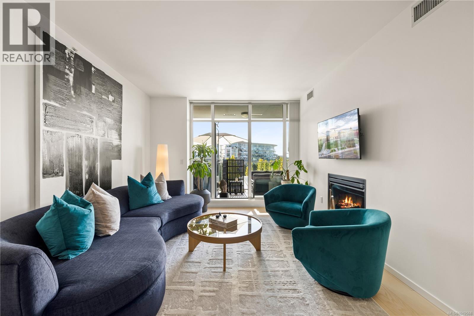 210 100 Saghalie Road, Victoria