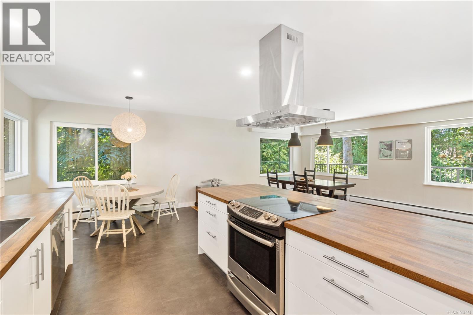 3365 Departure Bay Rd, Nanaimo