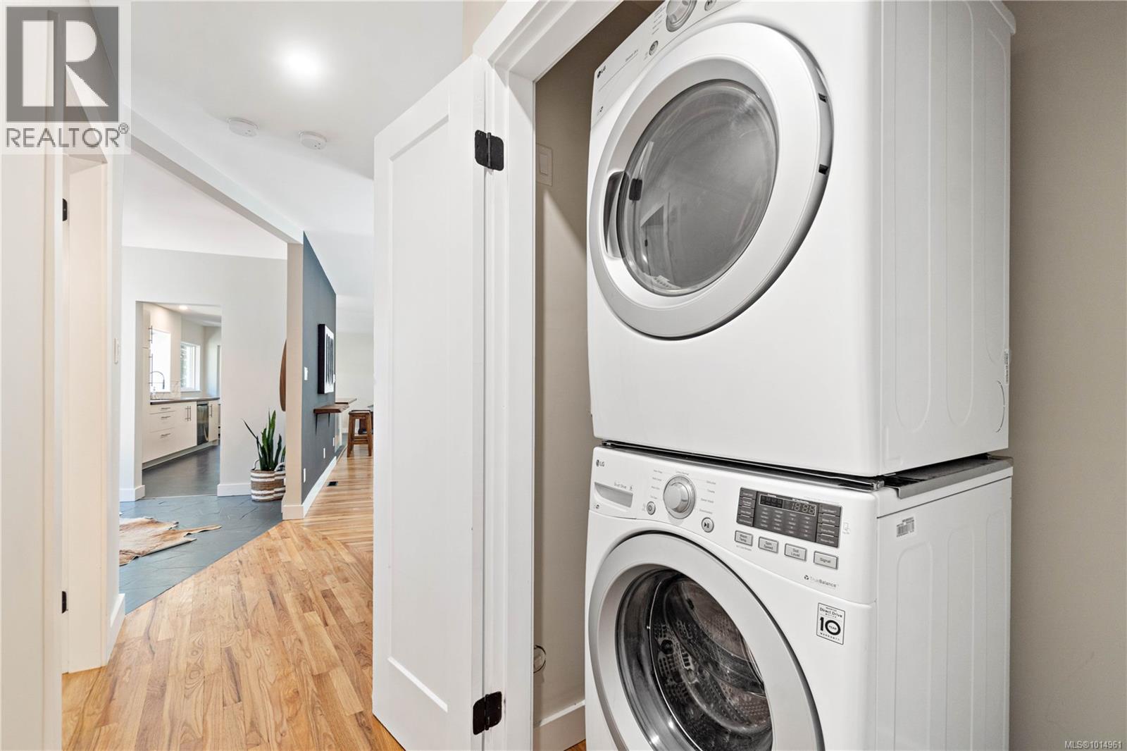 3365 Departure Bay Rd, Nanaimo