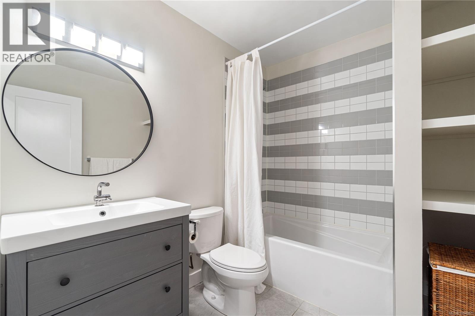 3365 Departure Bay Rd, Nanaimo