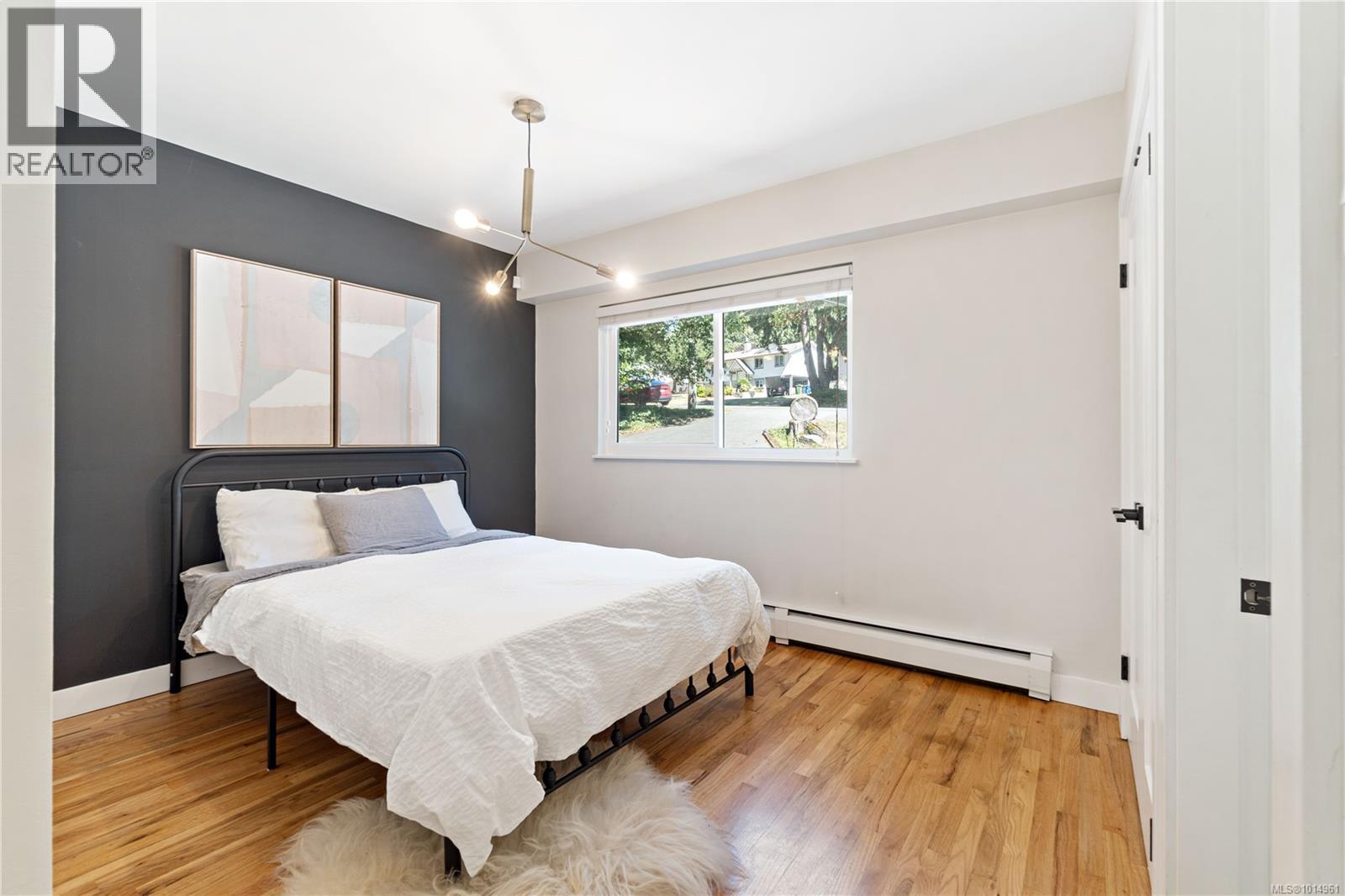 3365 Departure Bay Rd, Nanaimo