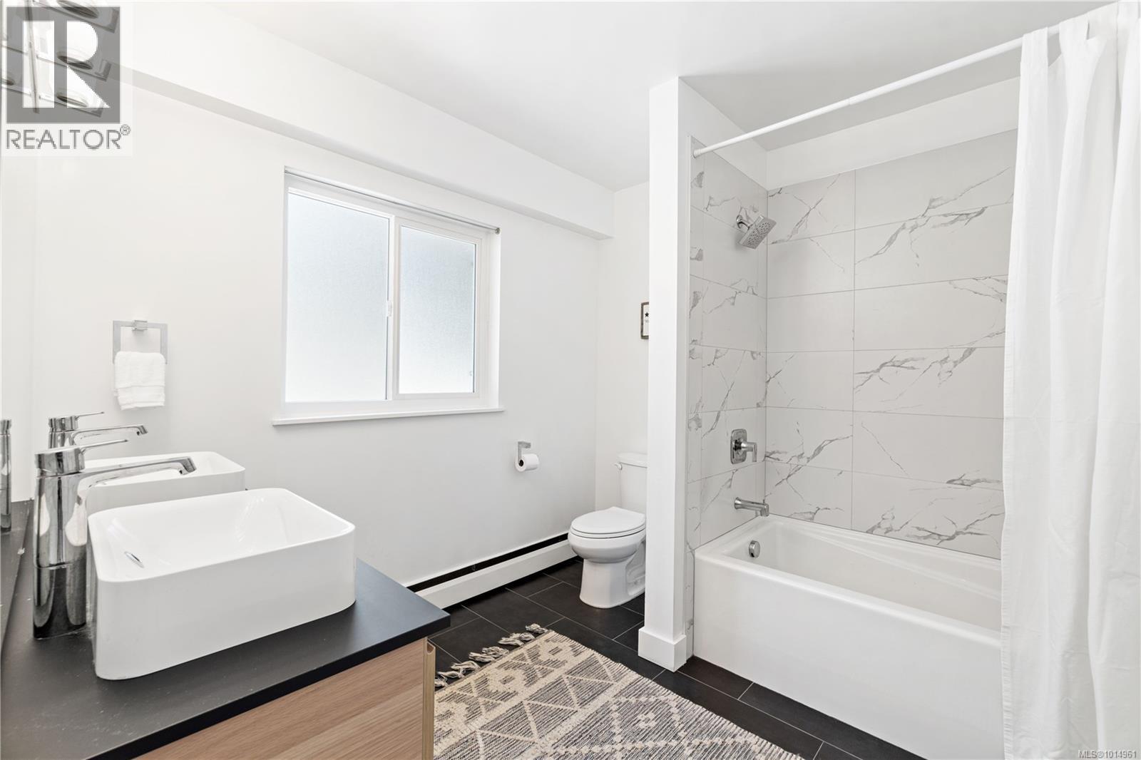 3365 Departure Bay Rd, Nanaimo