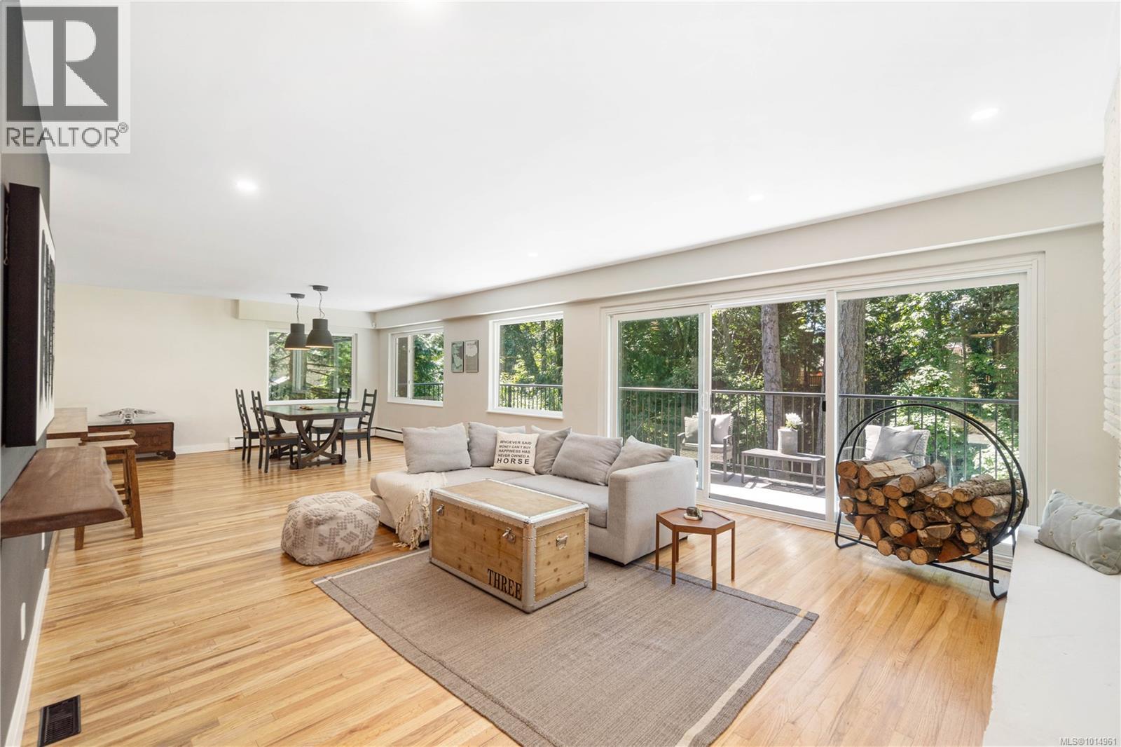 3365 Departure Bay Rd, Nanaimo