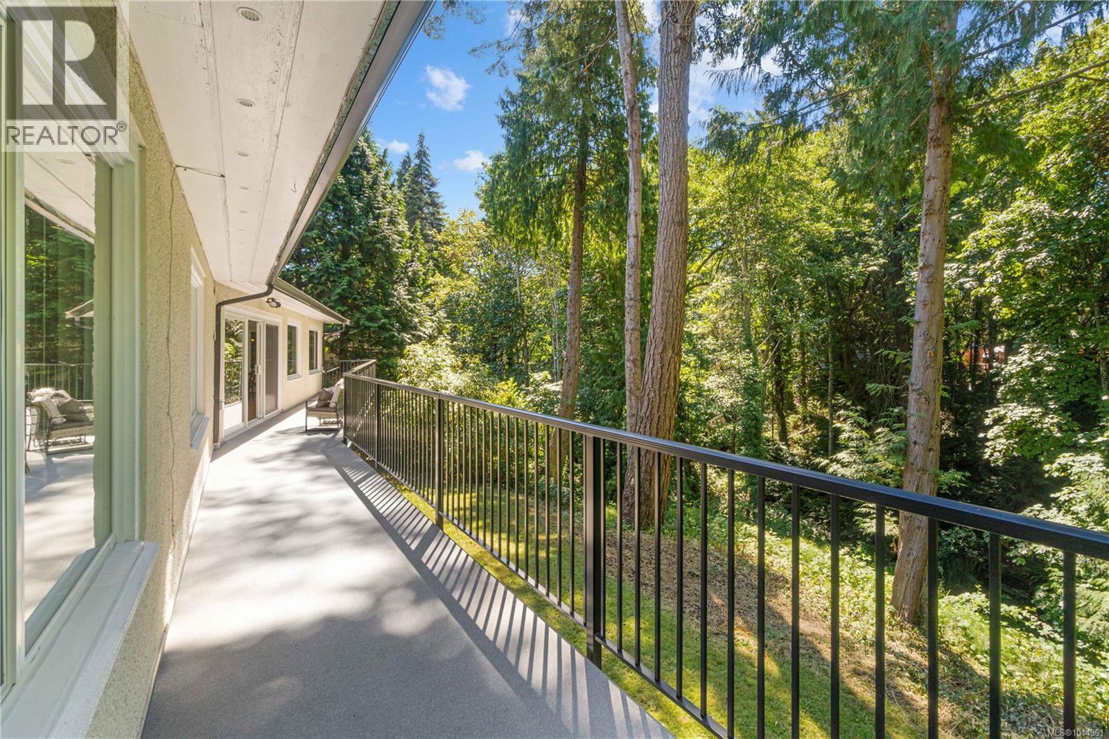 3365 Departure Bay Rd, Nanaimo