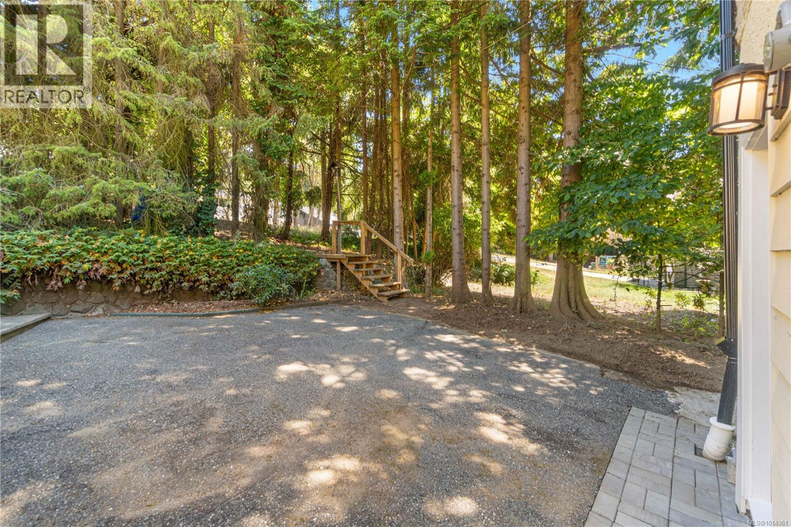 3365 Departure Bay Rd, Nanaimo