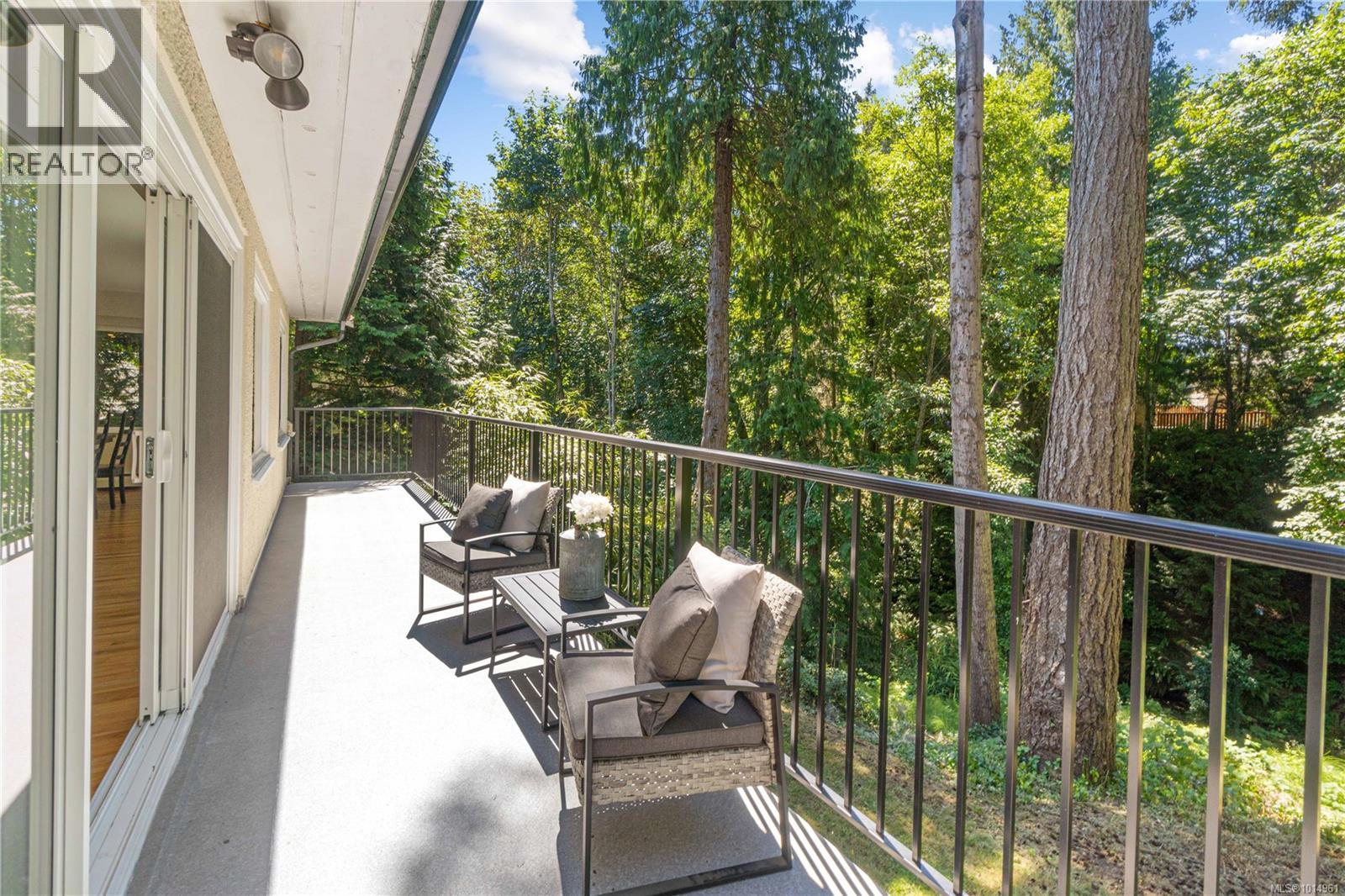 3365 Departure Bay Rd, Nanaimo