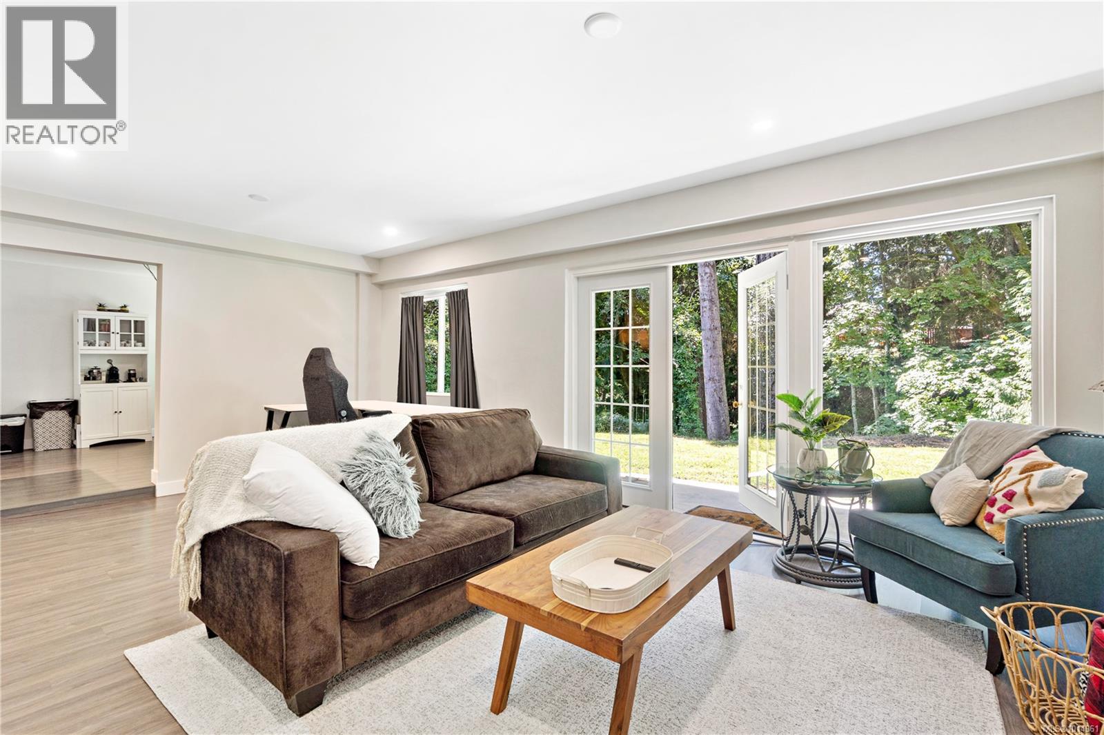 3365 Departure Bay Rd, Nanaimo