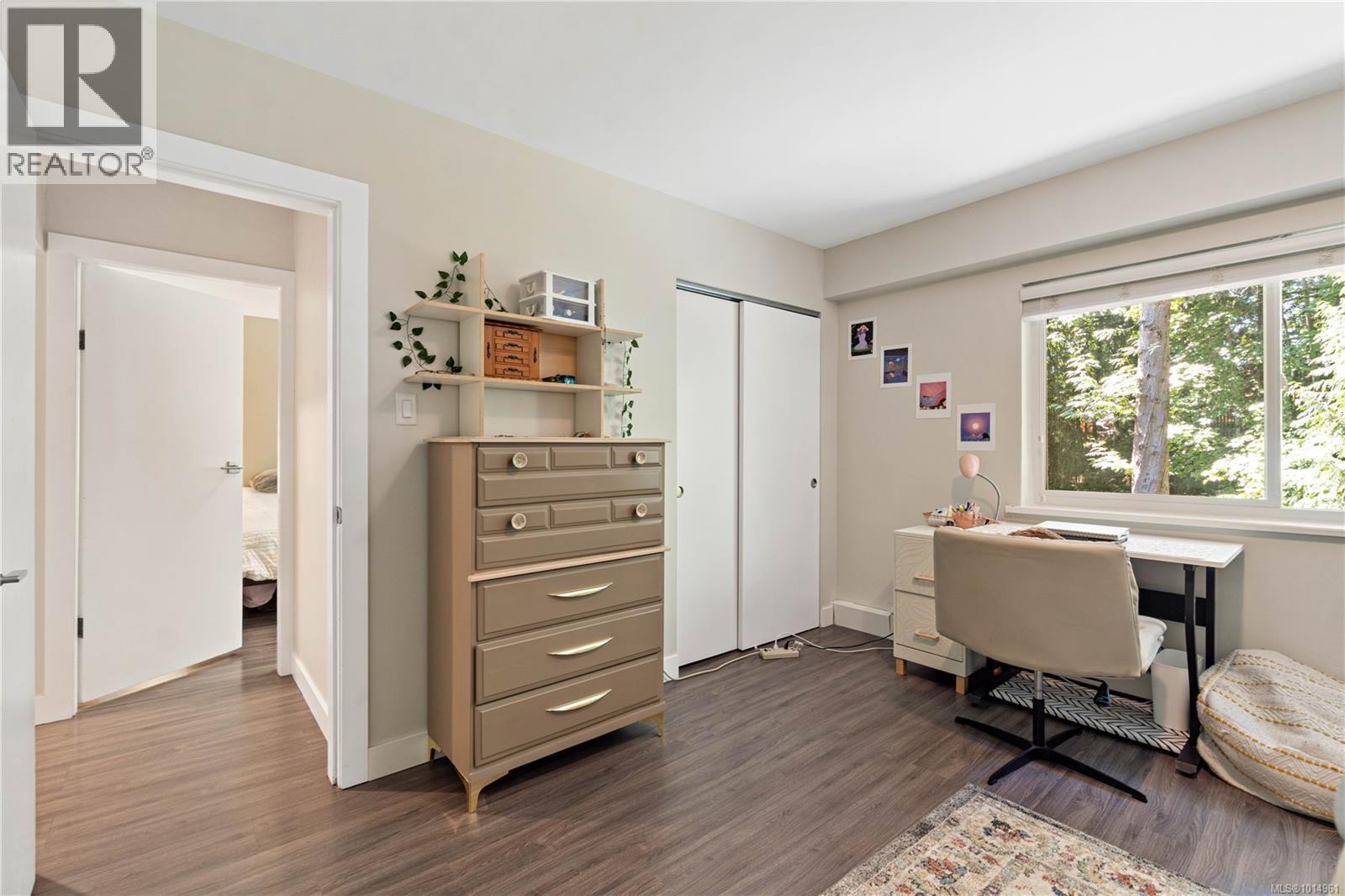 3365 Departure Bay Rd, Nanaimo