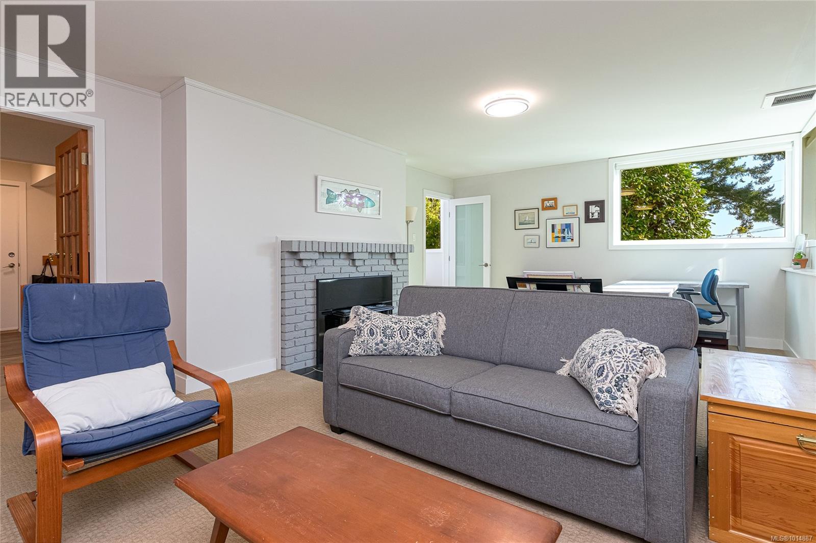 8650 Emard Terr, North Saanich