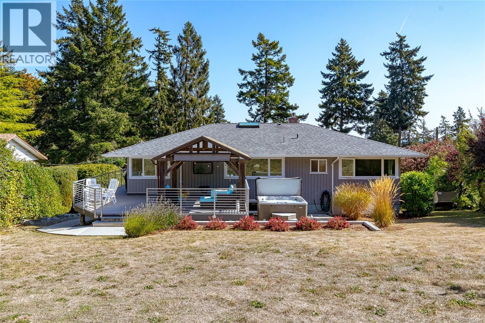 8650 Emard Terr, North Saanich