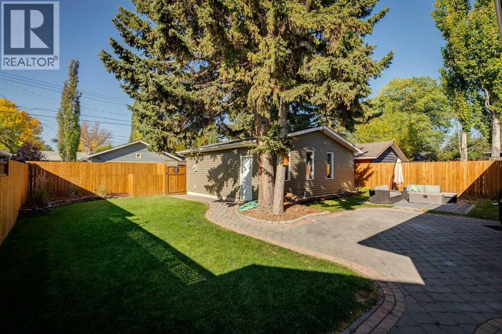 Single Family House Bungalow for Sale in  Gloucester Crescent SW Glamorgan Calgary 