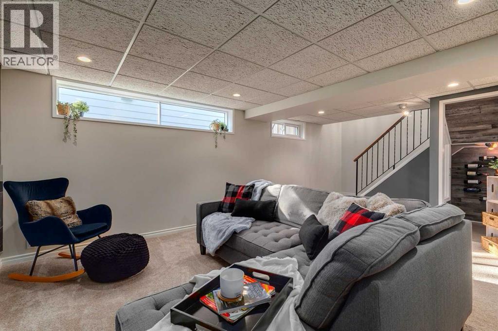 Single Family House Bungalow for Sale in  Gloucester Crescent SW Glamorgan Calgary 