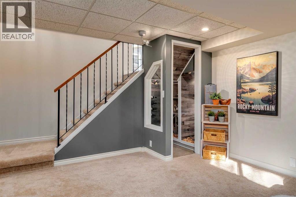 Single Family House Bungalow for Sale in  Gloucester Crescent SW Glamorgan Calgary 