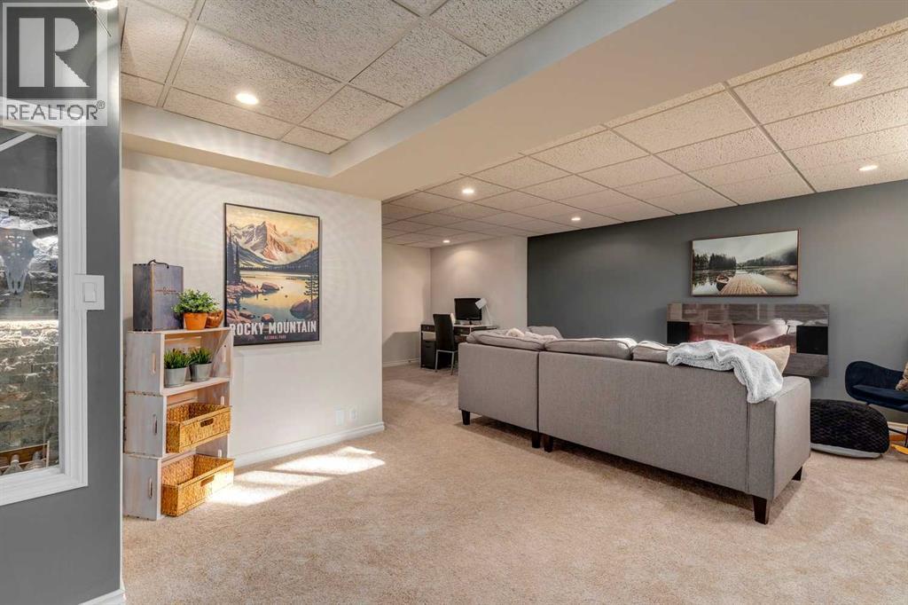 Single Family House Bungalow for Sale in  Gloucester Crescent SW Glamorgan Calgary 