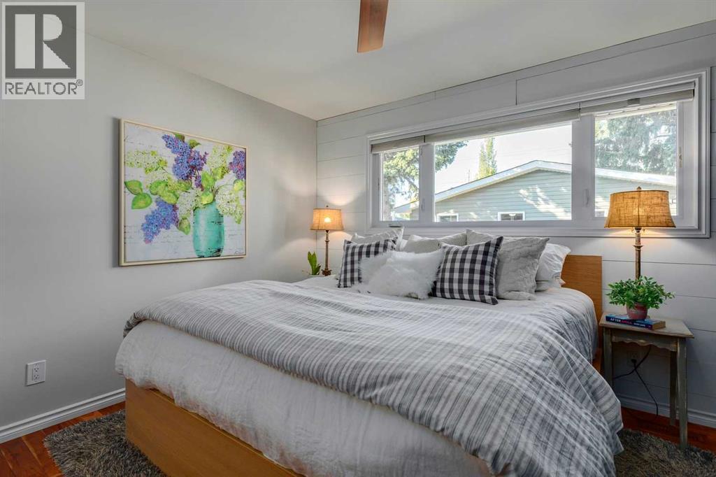 Single Family House Bungalow for Sale in  Gloucester Crescent SW Glamorgan Calgary 