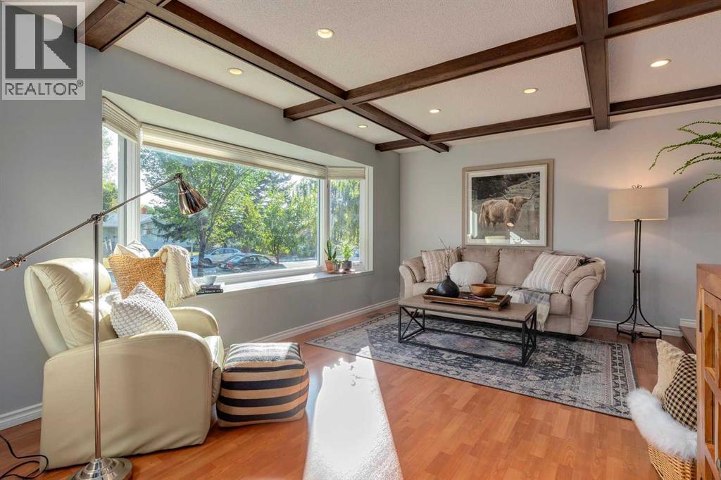 Single Family House Bungalow for Sale in  Gloucester Crescent SW Glamorgan Calgary 