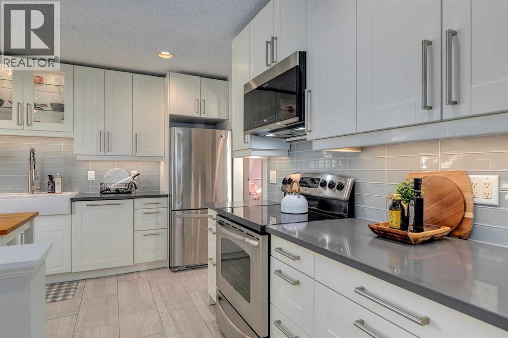 Single Family House Bungalow for Sale in  Gloucester Crescent SW Glamorgan Calgary 