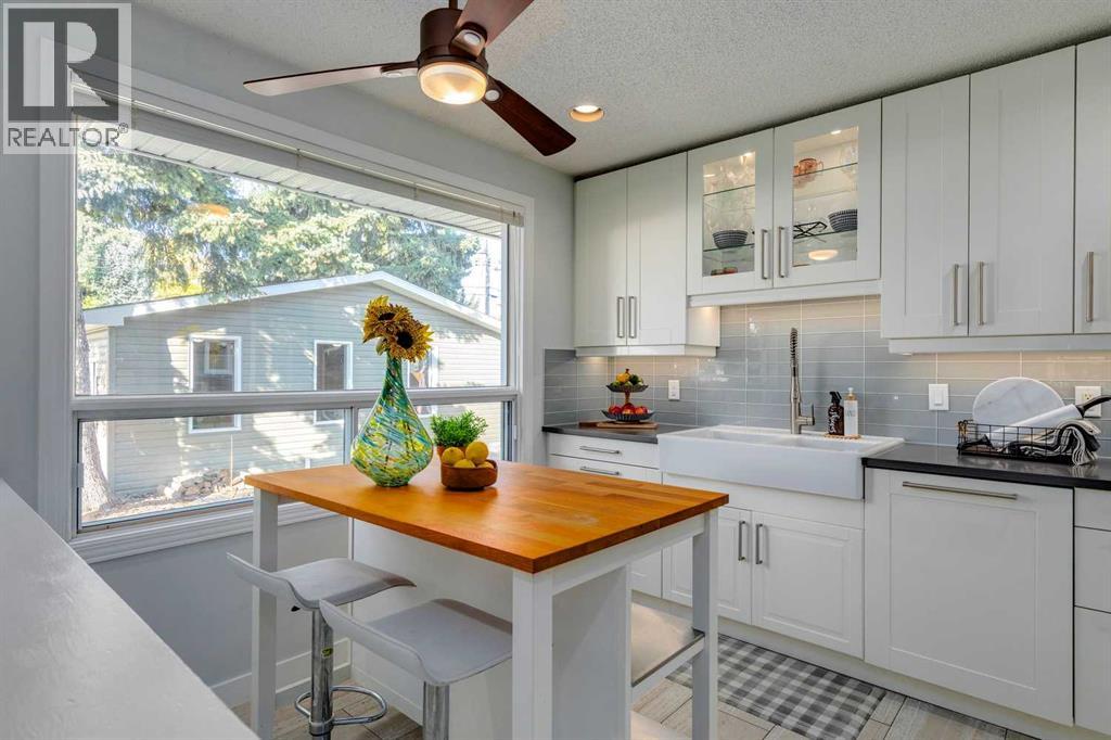 Single Family House Bungalow for Sale in  Gloucester Crescent SW Glamorgan Calgary 
