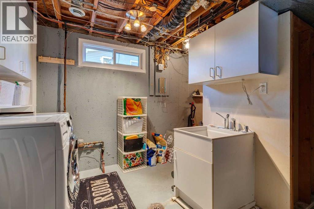 Single Family House Bungalow for Sale in  Gloucester Crescent SW Glamorgan Calgary 
