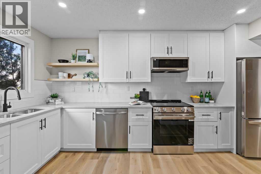 14, 4810 40 Avenue SW, Calgary, Alberta