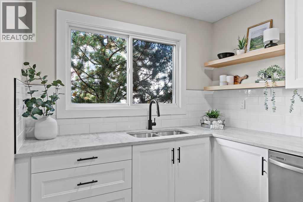 Single Family House for Sale in    Avenue SW Glamorgan Calgary 
