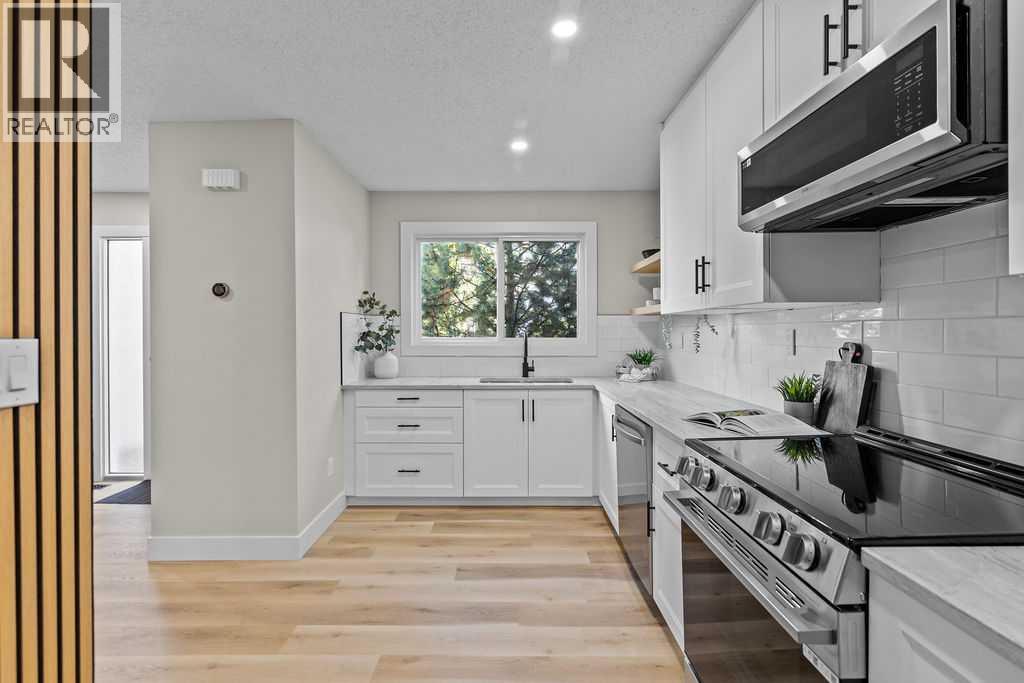 Single Family House for Sale in    Avenue SW Glamorgan Calgary 