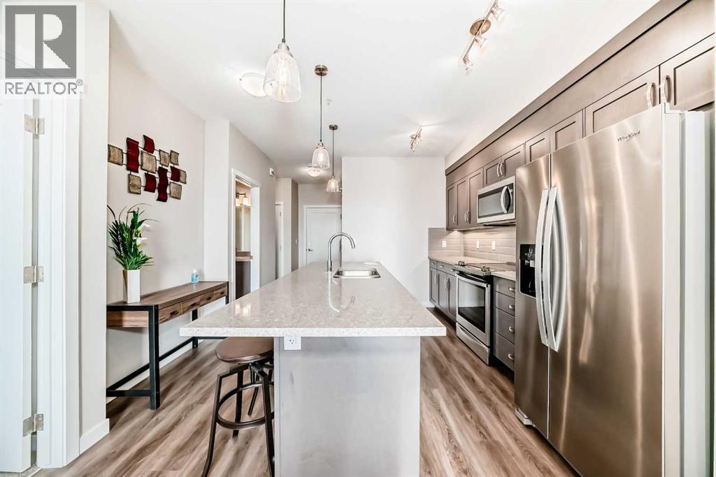 Single Family House for Sale in   Shawnee Common SW Shawnee Slopes Calgary 