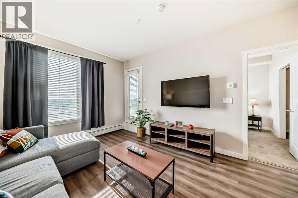 Single Family House for Sale in   Shawnee Common SW Shawnee Slopes Calgary 