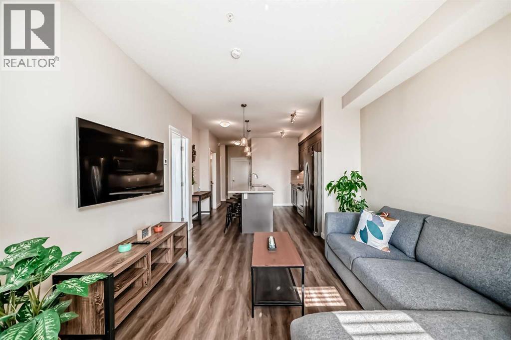 Single Family House for Sale in   Shawnee Common SW Shawnee Slopes Calgary 