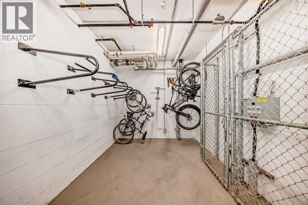 Single Family House for Sale in   Shawnee Common SW Shawnee Slopes Calgary 