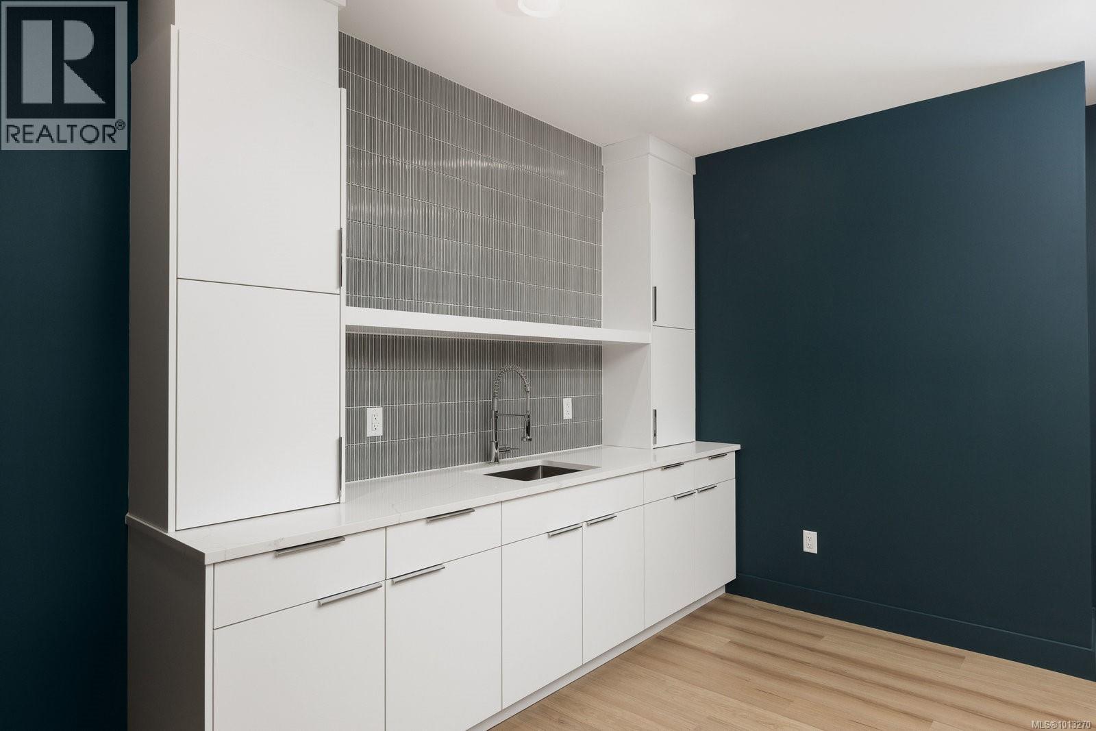 101 2332 Copper Rock Court, Langford