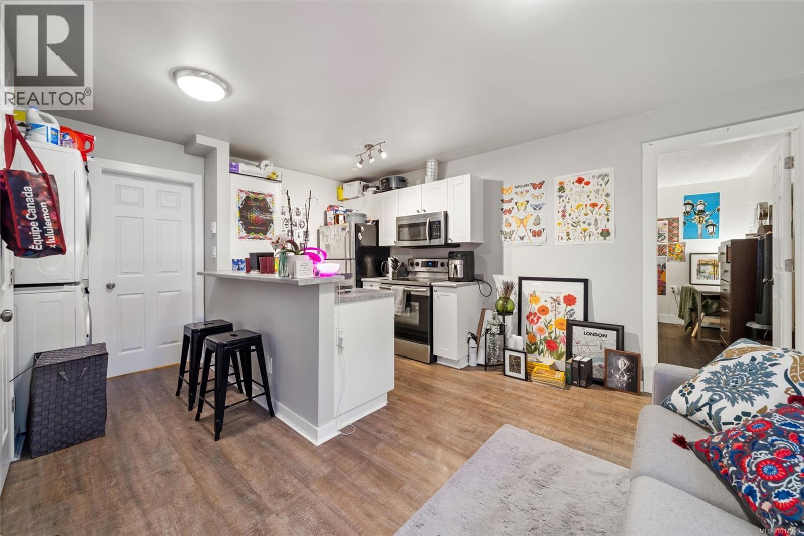  798 Cecil Blogg Drive, Colwood