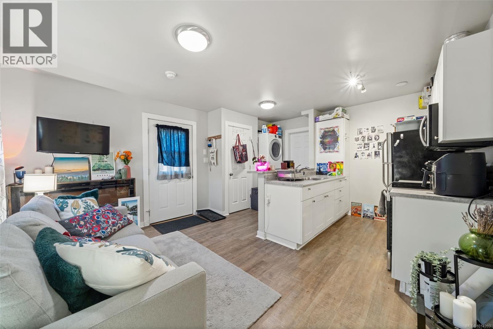  798 Cecil Blogg Drive, Colwood