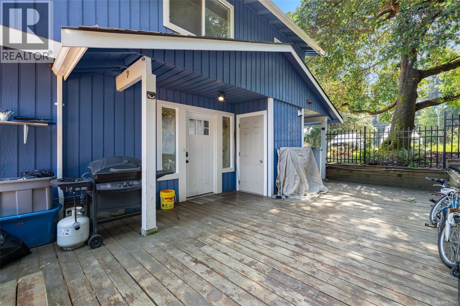  798 Cecil Blogg Drive, Colwood