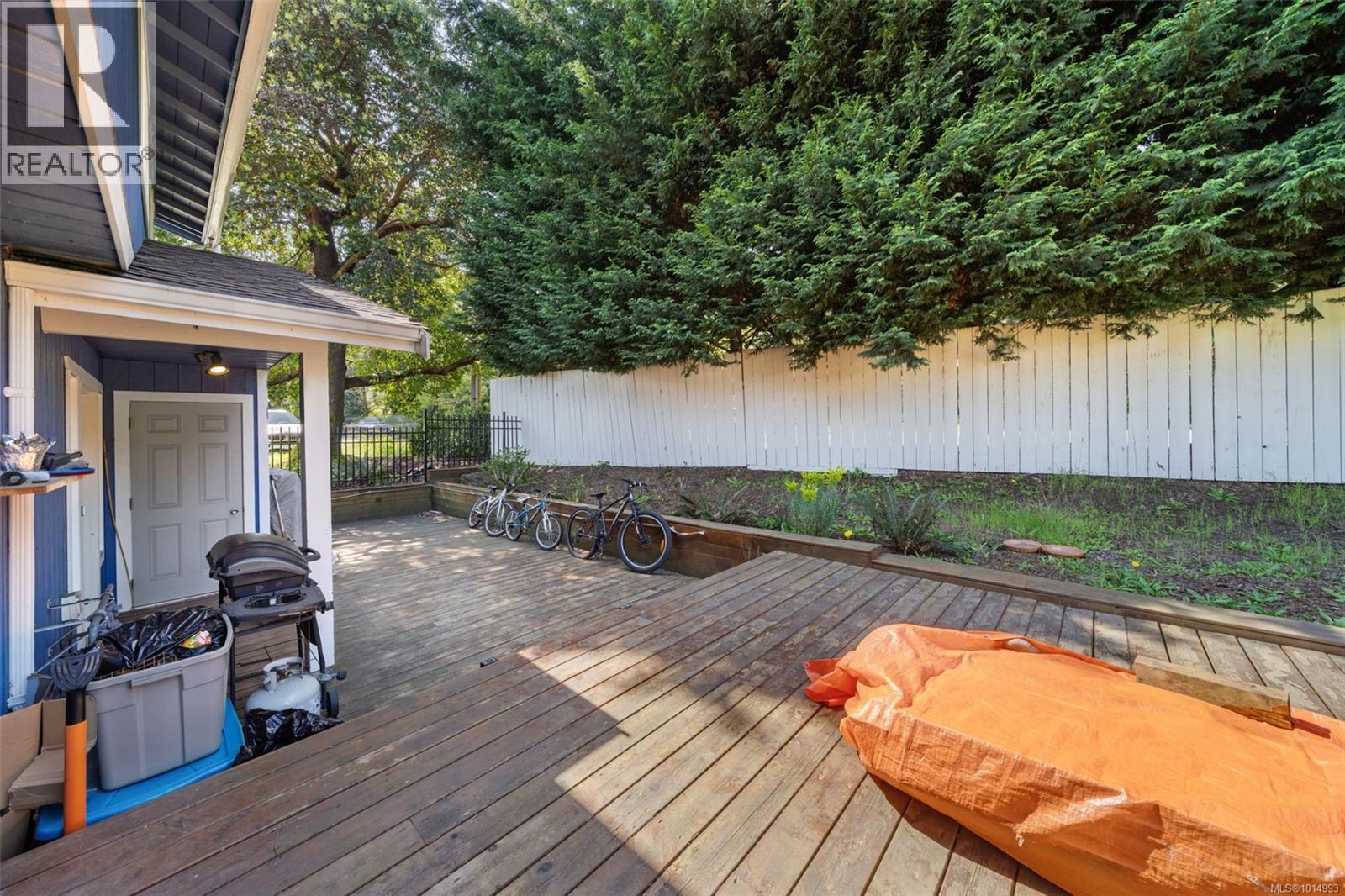  798 Cecil Blogg Drive, Colwood